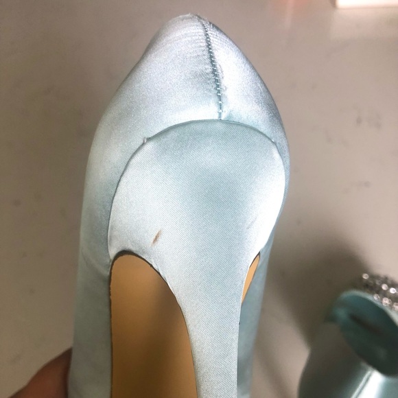 Blue satin heels with rhinestone embellishment - Picture 4 of 4